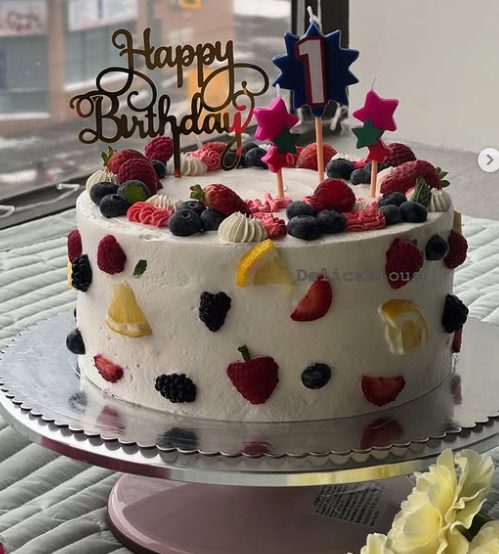 Fresh fruit cake