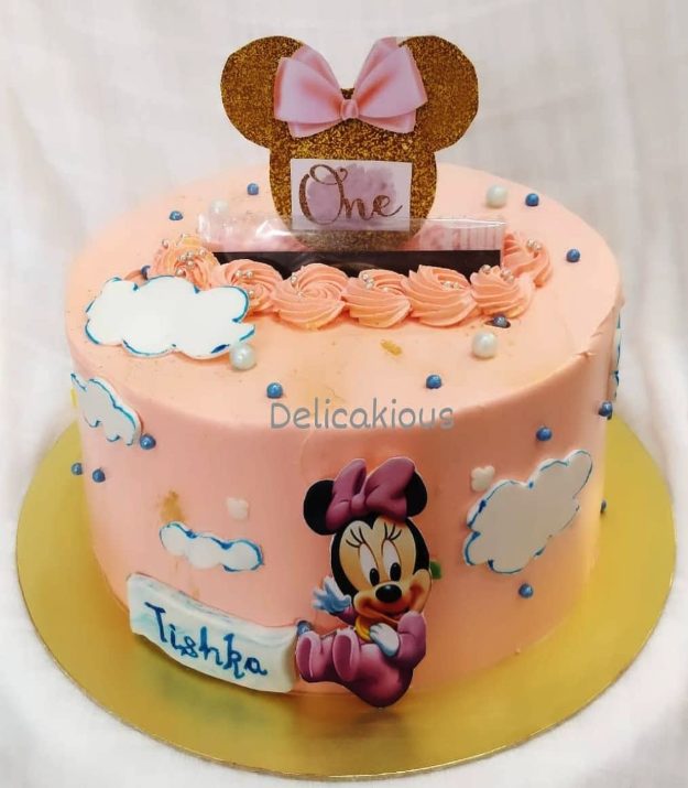 Minnie Mouse cake