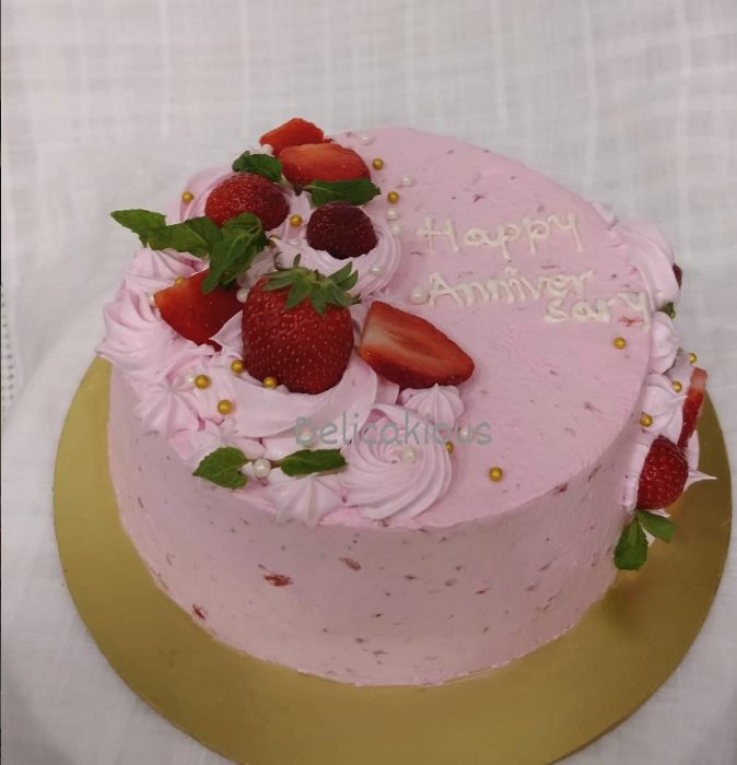 Strawberry cream cake